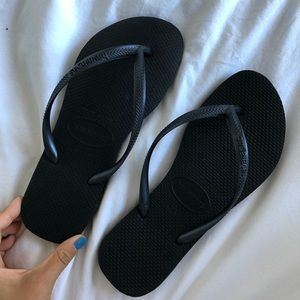 Havianas size 6 /6.5 black new!